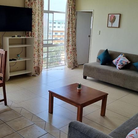 Upmarket Beach Flat, Free Wifi & Disneyplus Apartment Durban Exterior photo