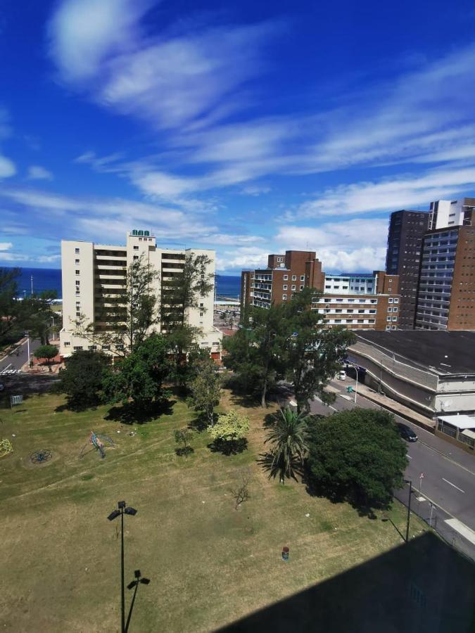 Upmarket Beach Flat, Free Wifi & Disneyplus Apartment Durban Exterior photo